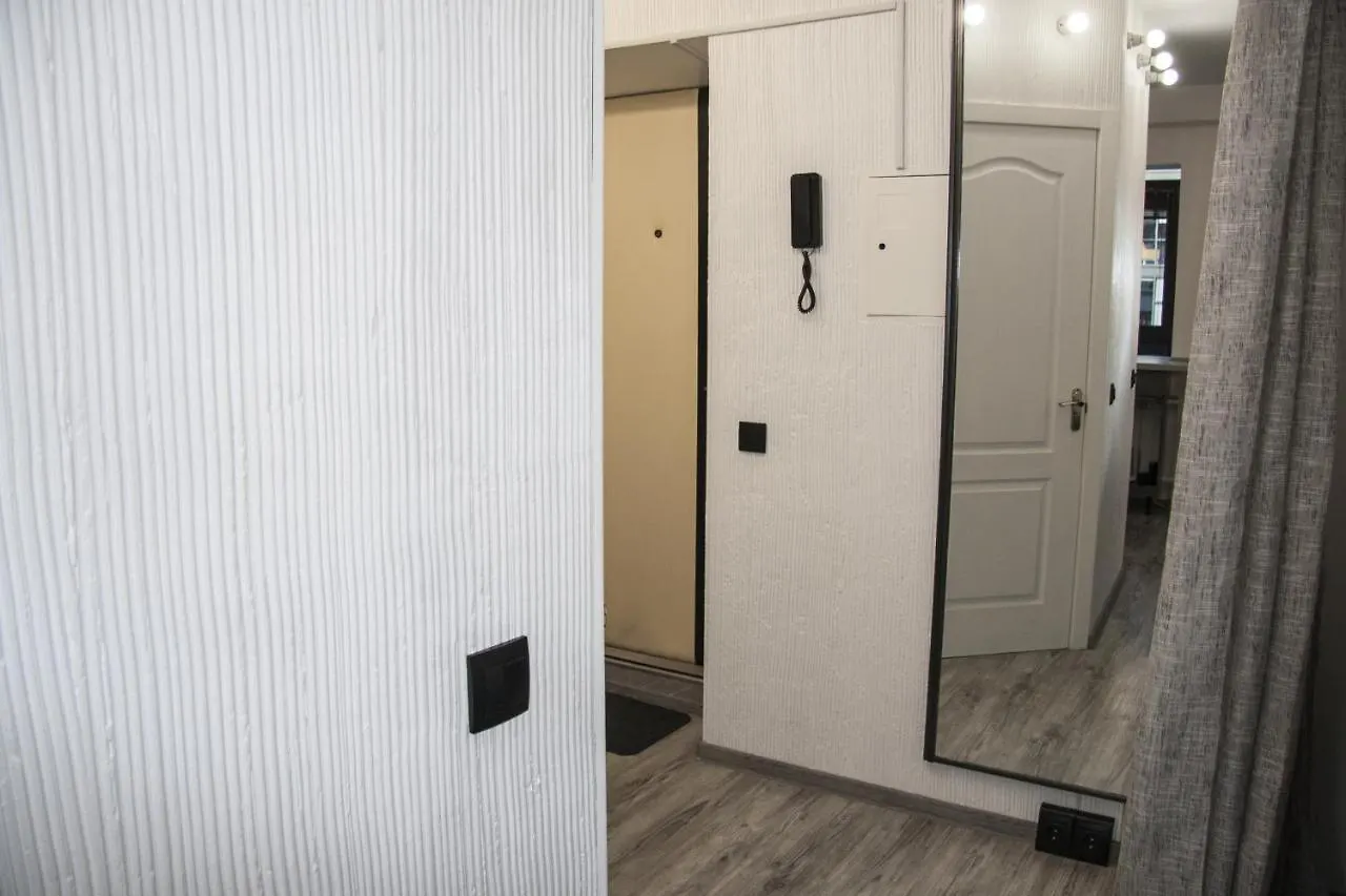 Black&White Apartment On Saksaganskogo 基輔 0*,