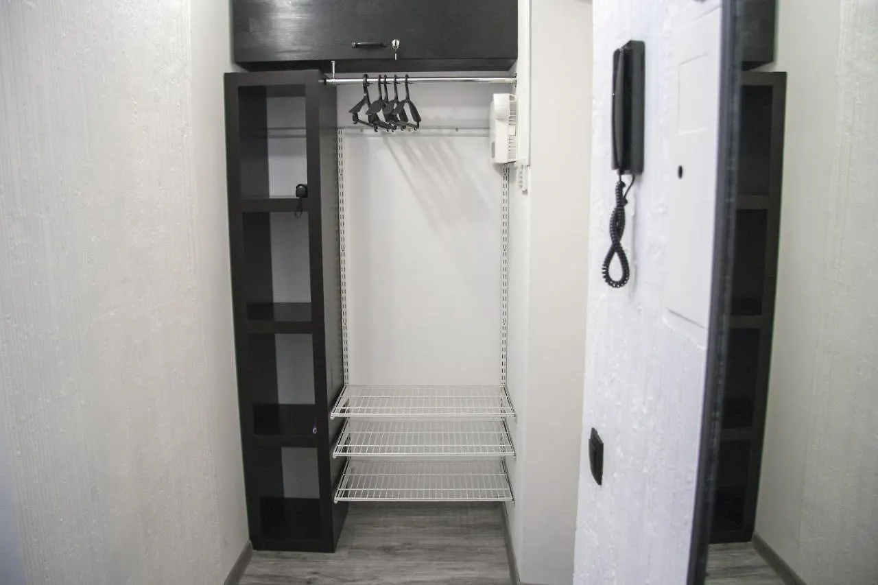 Black&White Apartment On Saksaganskogo 基輔