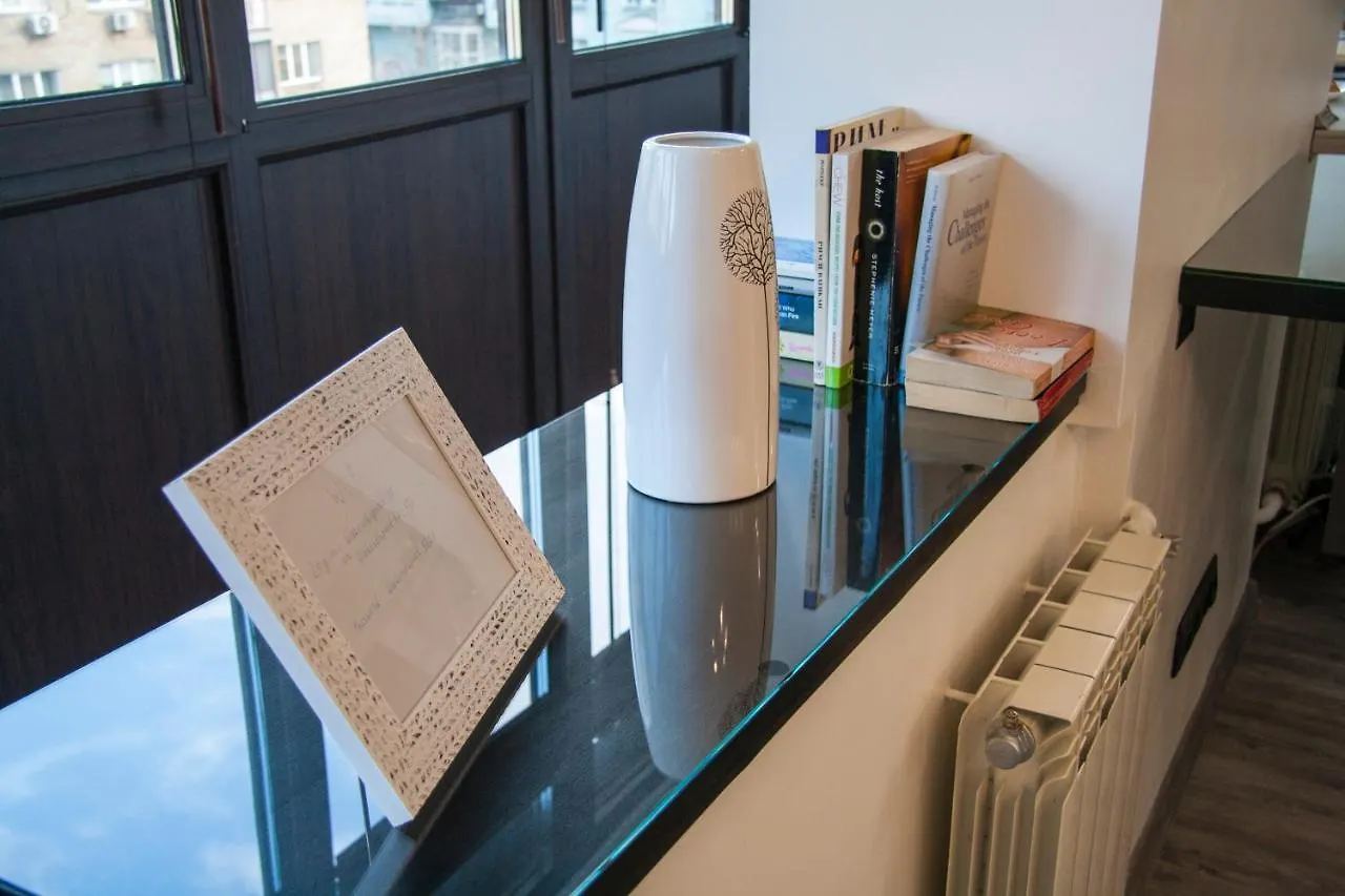Black&White Apartment On Saksaganskogo 基輔 乌克兰