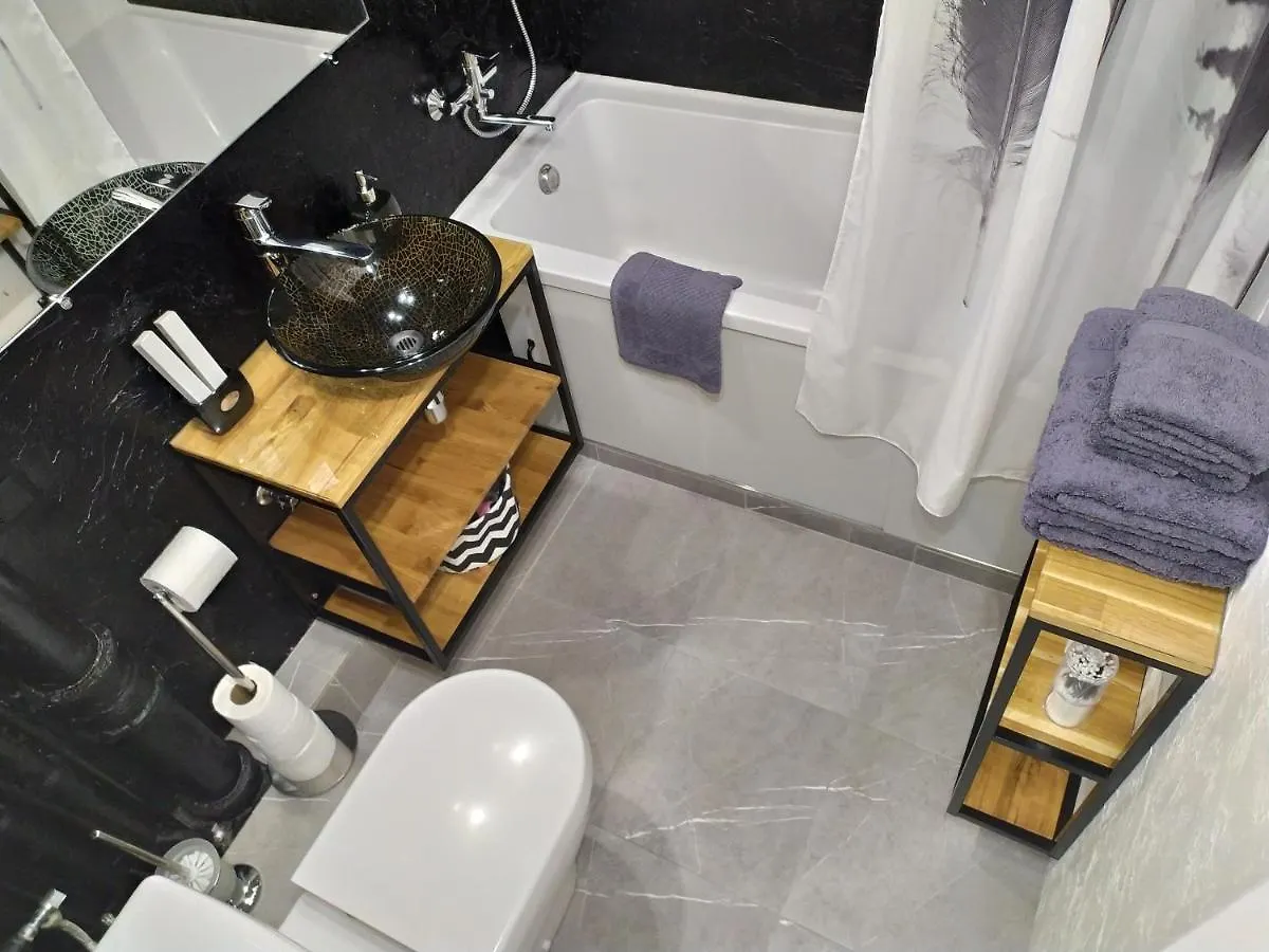 Black&White Apartment On Saksaganskogo Kiev 0*,  Ukrayna